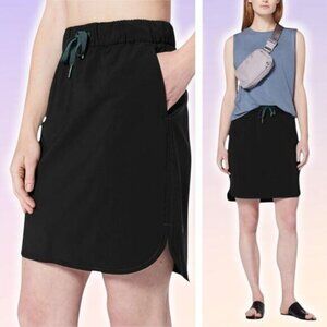 LULULEMON On The Fly Skirt 21" Sz 4 Black